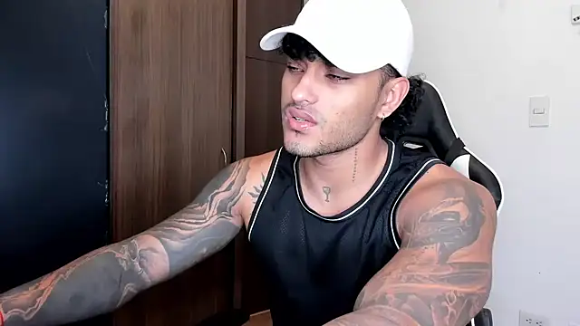 Alessandro Vanni online show from December 2024 12:23:01 PM