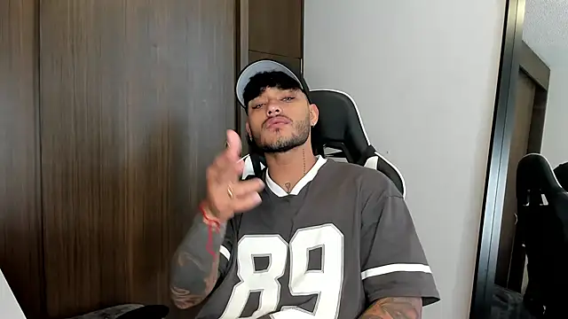 Alessandro Vanni online show from December 2024 03:24:02 PM