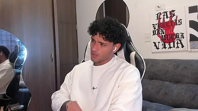 Alessandro Vanni online show from February 2026 03:21:02 PM