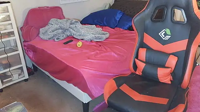 Snapshot of sugahfreeee chatting on December 2025 05:34:02 AM sugahfreeee online show from December 2025 05:34:02 AM