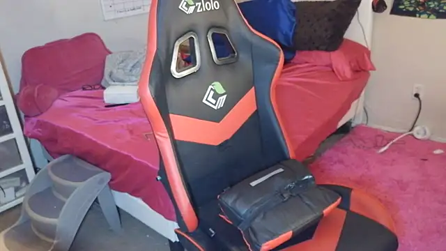 Snapshot of sugahfreeee chatting on December 2025 03:45:02 AM sugahfreeee online show from December 2025 03:45:02 AM