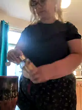 Canadian BBW online show from June 2026 01:25:01 PM
