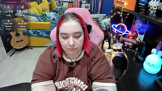 Softie Sofy online show from March 2025 02:23:02 PM