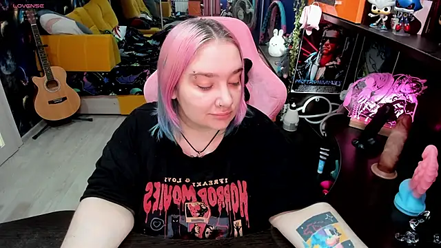 Softie Sofy online show from September 2025 03:19:01 AM