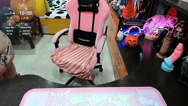 Softie Sofy online show from November 2025 03:08:02 AM