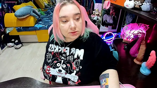 Softie Sofy online show from February 2026 01:06:01 AM