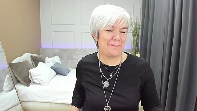 Snapshot of CarmenSoft chatting on December 2024 11:45:02 PM CarmenSoft online show from December 2024 11:45:02 PM