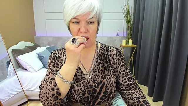 Snapshot of CarmenSoft chatting on February 2025 12:30:01 AM CarmenSoft online show from February 2025 12:30:01 AM