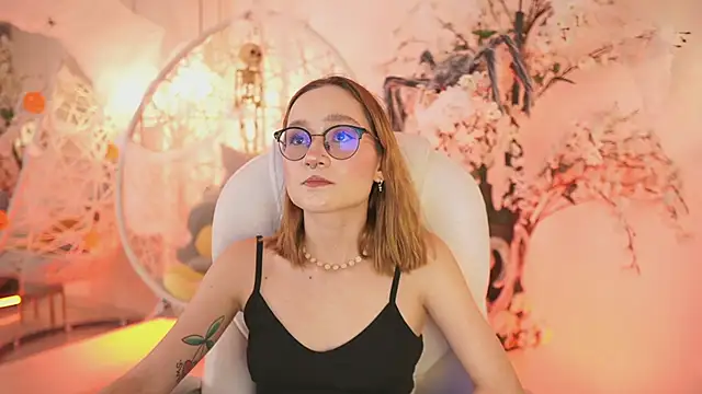 DalahiaRush online show from October 2025 06:58:01 PM