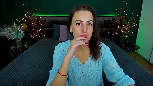 Rebecca Diamond online show from February 2025 09:42:01 AM