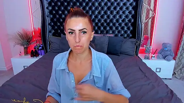 Snapshot of Rebecca_Diamond chatting on July 2026 06:04:02 AM Rebecca Diamond online show from July 2026 06:04:02 AM