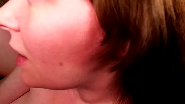 Snapshot of GamerGirlRoxyAndLee chatting on January 2025 04:27:02 AM GamerGirlRoxyAndLee online show from January 2025 04:27:02 AM