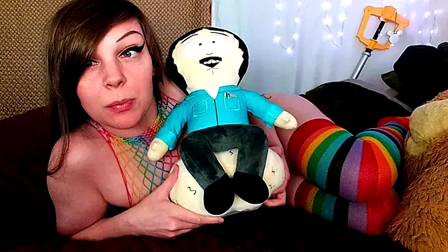 Snapshot of GamerGirlRoxyAndLee chatting on January 2025 10:34:01 PM GamerGirlRoxyAndLee online show from January 2025 10:34:01 PM