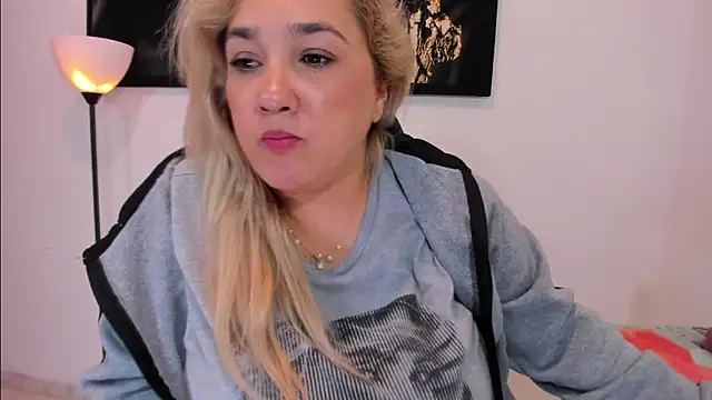 Eva MilfF online show from January 2025 04:34:01 PM