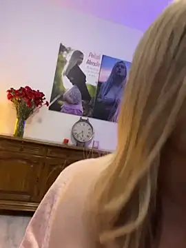 Snapshot of Cute-Alice chatting on March 2025 10:05:01 PM Cute-Alice online show from March 2025 10:05:01 PM