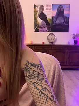 Cute-Alice online show from December 2025 08:05:01 PM