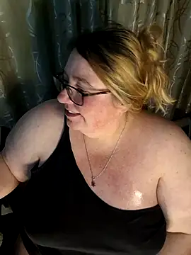 Snapshot of Iceprincess2bad4u chatting on June 2026 06:21:01 PM Iceprincess2bad4u online show from June 2026 06:21:01 PM