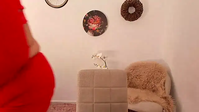 Snapshot of Milf-Ella chatting on October 2025 08:37:02 AM Milf-Ella online show from October 2025 08:37:02 AM