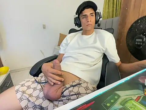 Max TheHorseDick online show from January 2025 05:46:02 AM