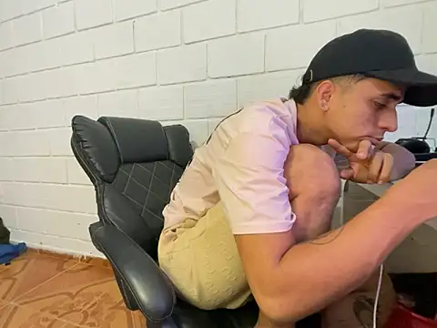 Max TheHorseDick online show from February 2026 03:35:01 AM