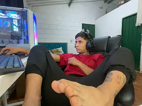 Max TheHorseDick online show from April 2026 04:46:01 AM