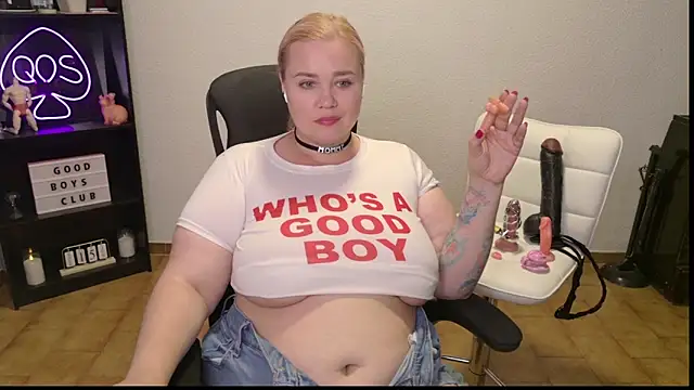 Snapshot of MargotGrey chatting on June 2026 11:57:02 AM MargotGrey online show from June 2026 11:57:02 AM