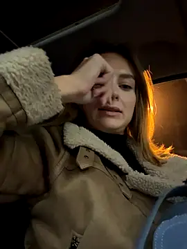 -AngelAri- online show from October 2025 06:03:01 PM