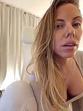 novaforyou1 online show from October 2025 03:21:02 PM