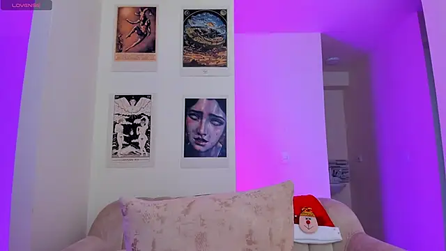 Snapshot of Moonlight1002 chatting on December 2024 04:03:02 AM Moonlight1002 online show from December 2024 04:03:02 AM