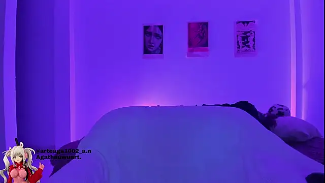 Snapshot of Moonlight1002 chatting on October 2025 02:10:01 AM Moonlight1002 online show from October 2025 02:10:01 AM