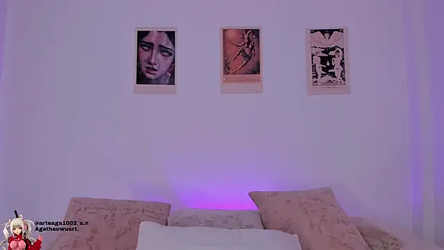 Snapshot of Moonlight1002 chatting on November 2025 06:01:01 PM Moonlight1002 online show from November 2025 06:01:01 PM