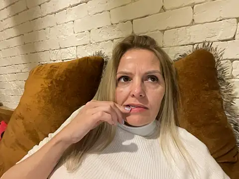 Angel girllovemy online show from February 2025 04:42:02 PM