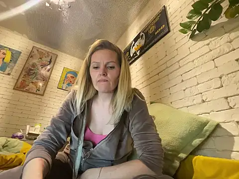 Angel girllovemy online show from March 2025 05:28:02 PM