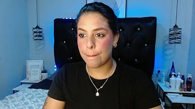 SunnyLovefg online show from October 2025 02:33:01 AM