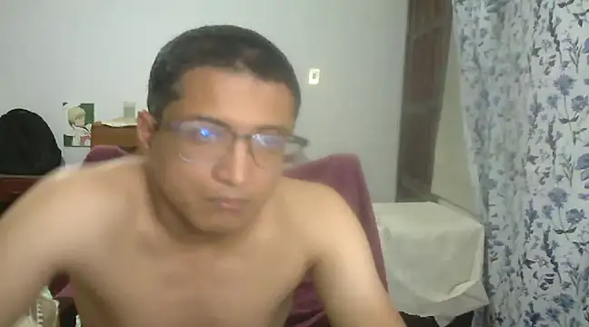 Snapshot of Mghty-cockl88 chatting on January 2025 11:48:01 PM Mghty-cockl88 online show from January 2025 11:48:01 PM