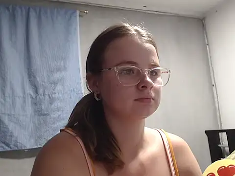 HellenMiyer1111 online show from February 2025 11:36:02 PM