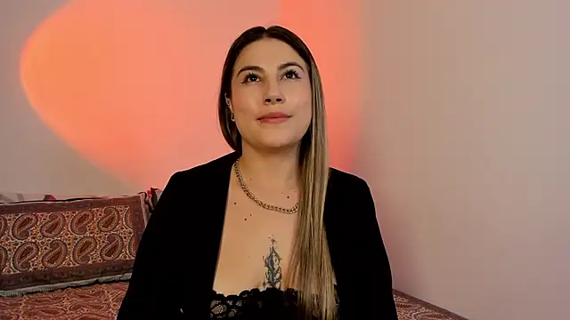 amelie collins online show from March 2025 02:19:01 AM