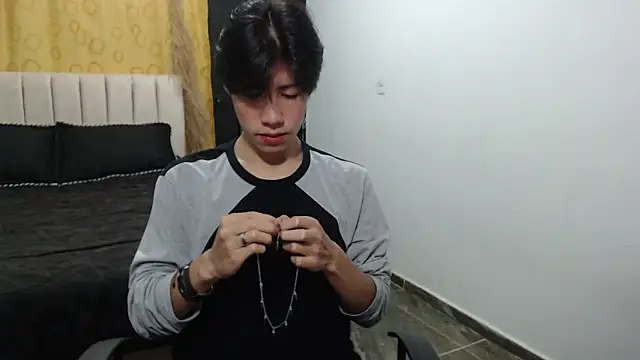 Elio-cam online show from December 2024 08:09:01 AM