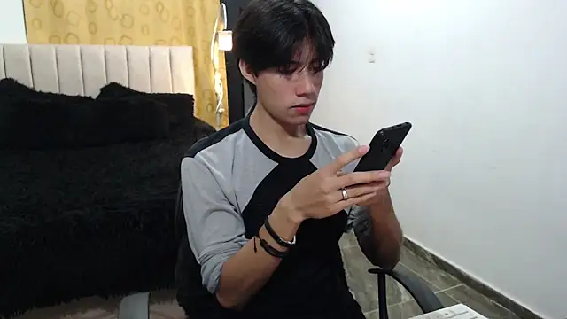 Elio-cam online show from March 2025 02:58:02 AM