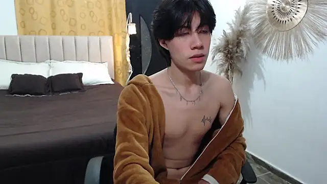 Elio-cam online show from November 2025 08:26:02 AM