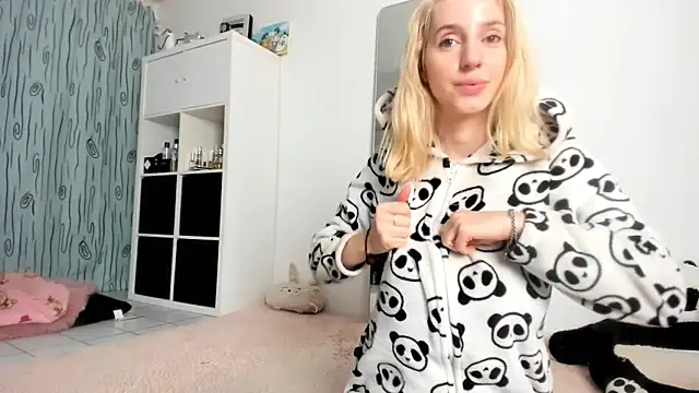 KenzieDawton online show from October 2025 06:12:01 AM