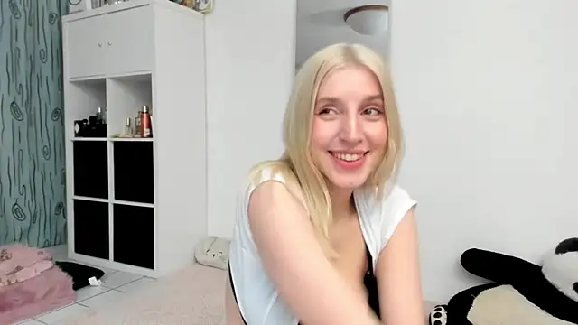 KenzieDawton online show from March 2026 07:08:02 PM