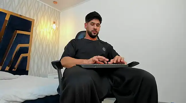 Snapshot of Petesevans chatting on February 2025 02:29:02 AM Petesevans online show from February 2025 02:29:02 AM