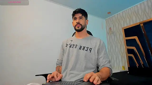 Snapshot of Petesevans chatting on November 2025 11:26:02 PM Petesevans online show from November 2025 11:26:02 PM