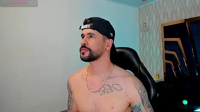 Snapshot of Petesevans chatting on November 2025 11:25:02 PM Petesevans online show from November 2025 11:25:02 PM