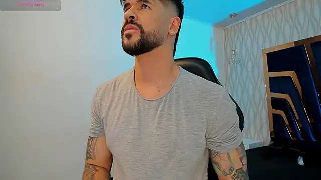 Snapshot of Petesevans chatting on November 2025 11:21:02 PM Petesevans online show from November 2025 11:21:02 PM