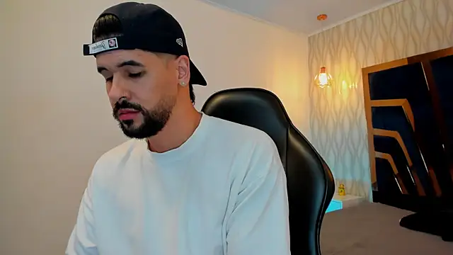 Snapshot of Petesevans chatting on November 2025 01:59:02 PM Petesevans online show from November 2025 01:59:02 PM