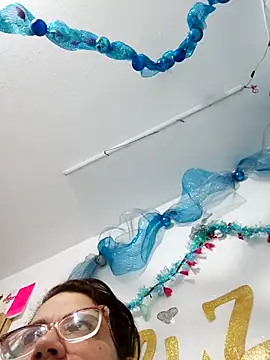 karlythothxh online show from December 2025 03:18:02 PM