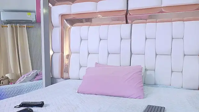 Snapshot of sexysistter chatting on February 2026 12:13:02 PM sexysistter online show from February 2026 12:13:02 PM