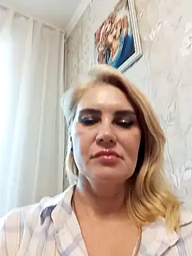 Snapshot of JennyOMay chatting on June 2026 03:18:01 AM JennyOMay online show from June 2026 03:18:01 AM
